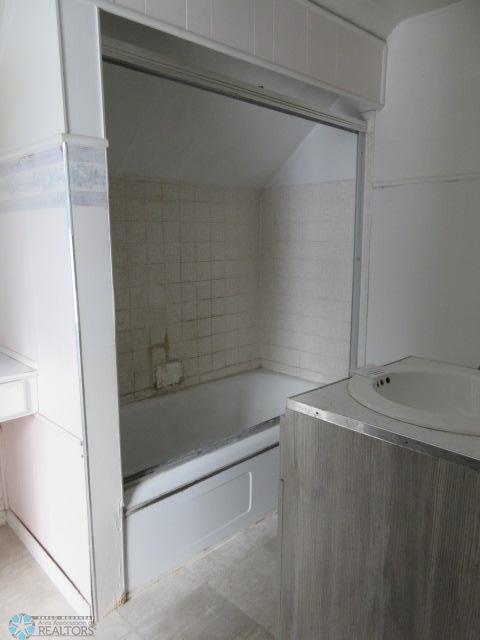 Sabin, Minnesota 56580, United States, 3 Bedrooms Bedrooms, ,2 BathroomsBathrooms,Residential,Pending,60058