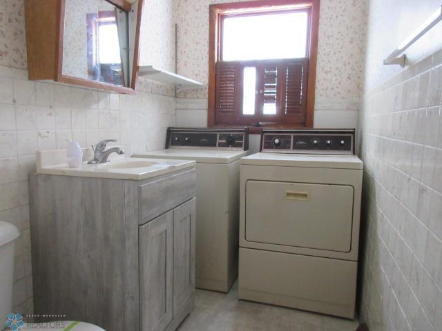 Sabin, Minnesota 56580, United States, 3 Bedrooms Bedrooms, ,2 BathroomsBathrooms,Residential,Pending,60058