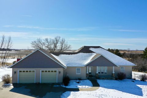 Homes For Sale - 17216 County Road 5<br/> New London, MN 56273