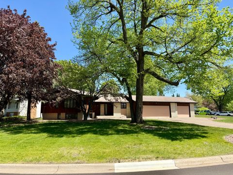 Homes For Sale - 1062 Crestview Drive<br/> Saint Paul, MN 55119