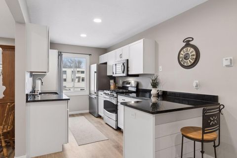 Condo For Sale - 10840 Rockford Road<br/> Plymouth, MN 55442