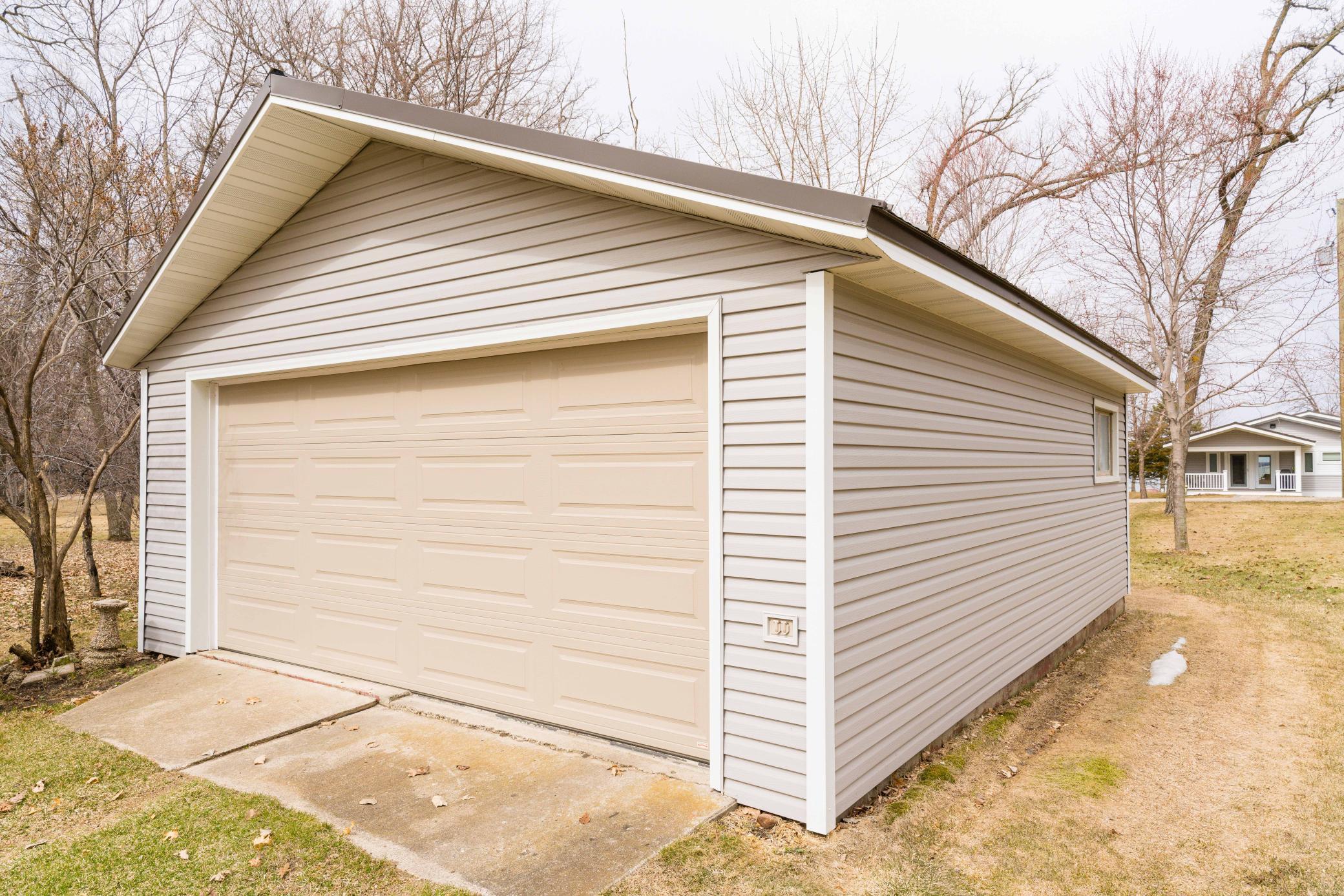 39989 Clearmont Road, Battle Lake, Minnesota image 11