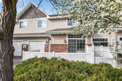 Townhouse For Sale - 14194 Plymouth Avenue<br/> Dakota County, Burnsville, MN 55337