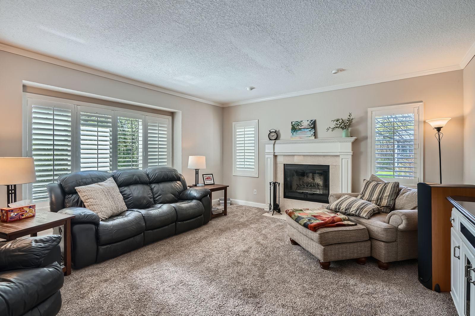 1237 Summit Oaks Drive, Burnsville, Minnesota image 10