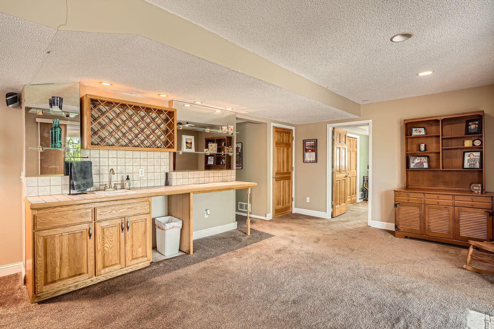 1237 Summit Oaks Drive, Burnsville, Minnesota image 24