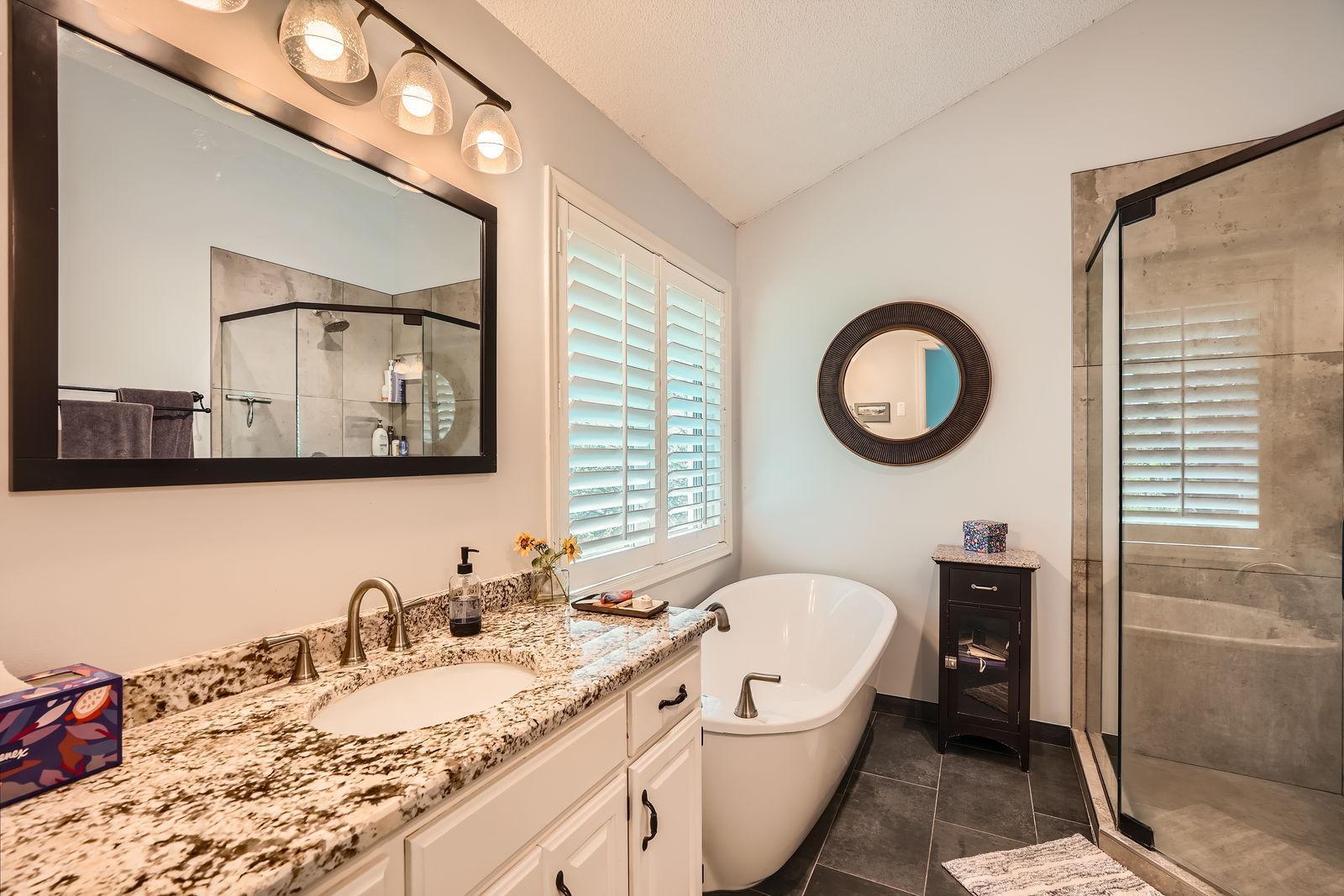 1237 Summit Oaks Drive, Burnsville, Minnesota image 15