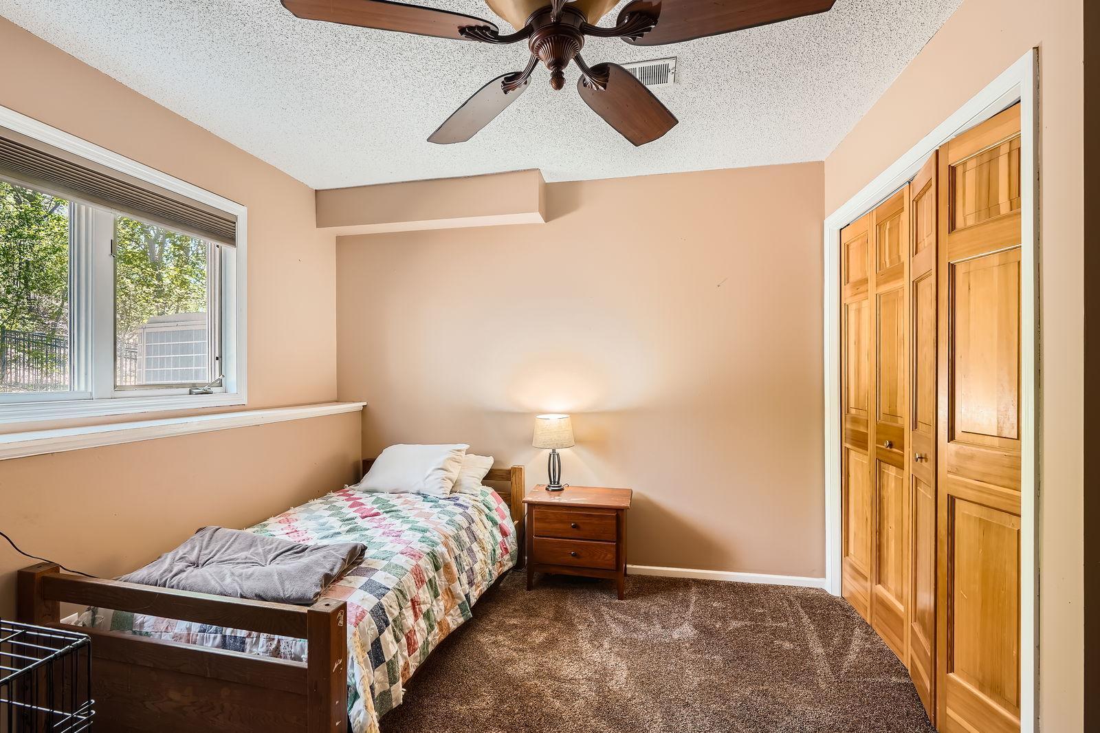 1237 Summit Oaks Drive, Burnsville, Minnesota image 25