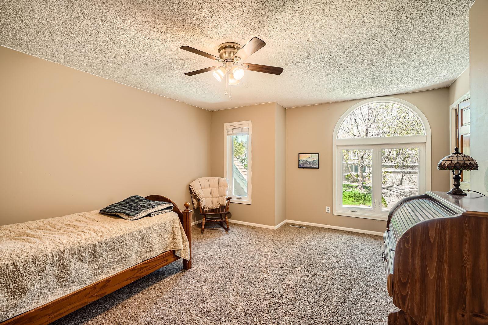 1237 Summit Oaks Drive, Burnsville, Minnesota image 20