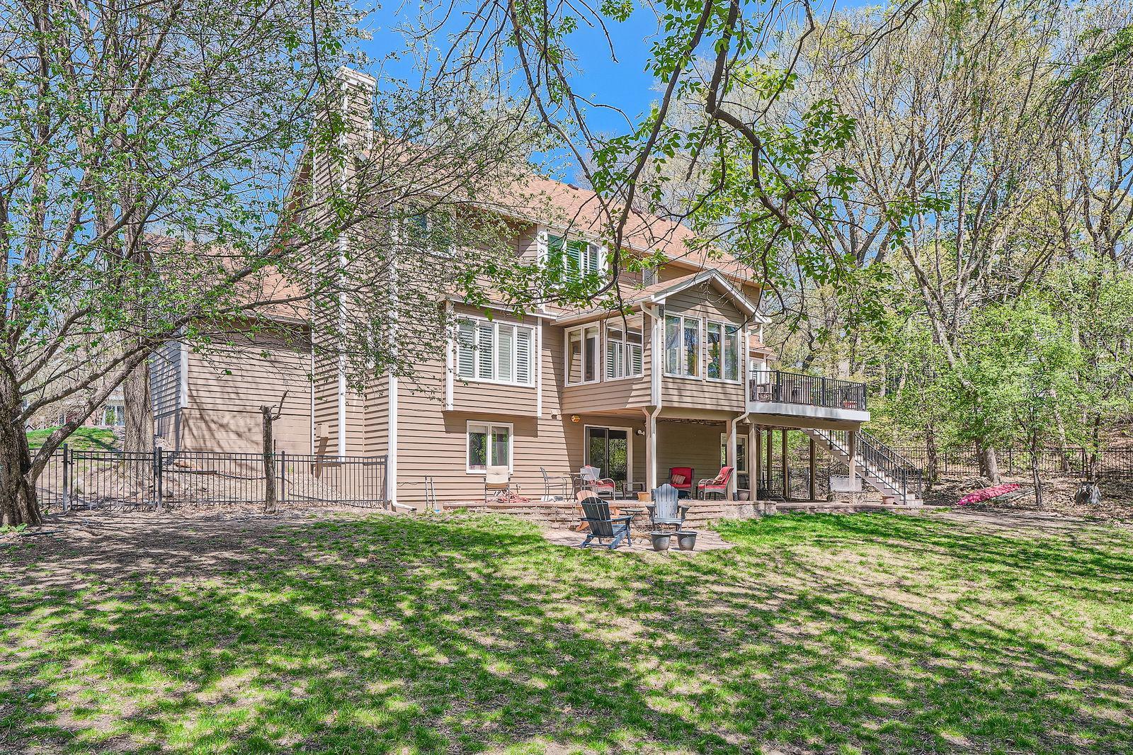 1237 Summit Oaks Drive, Burnsville, Minnesota image 30