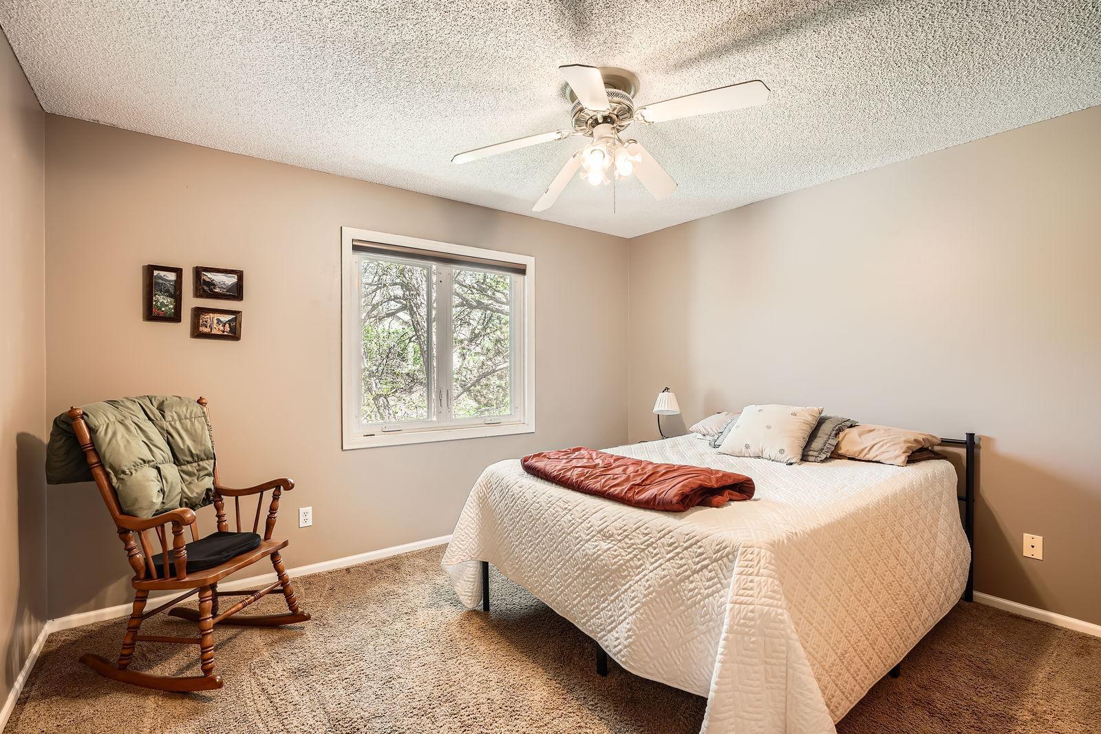 1237 Summit Oaks Drive, Burnsville, Minnesota image 21