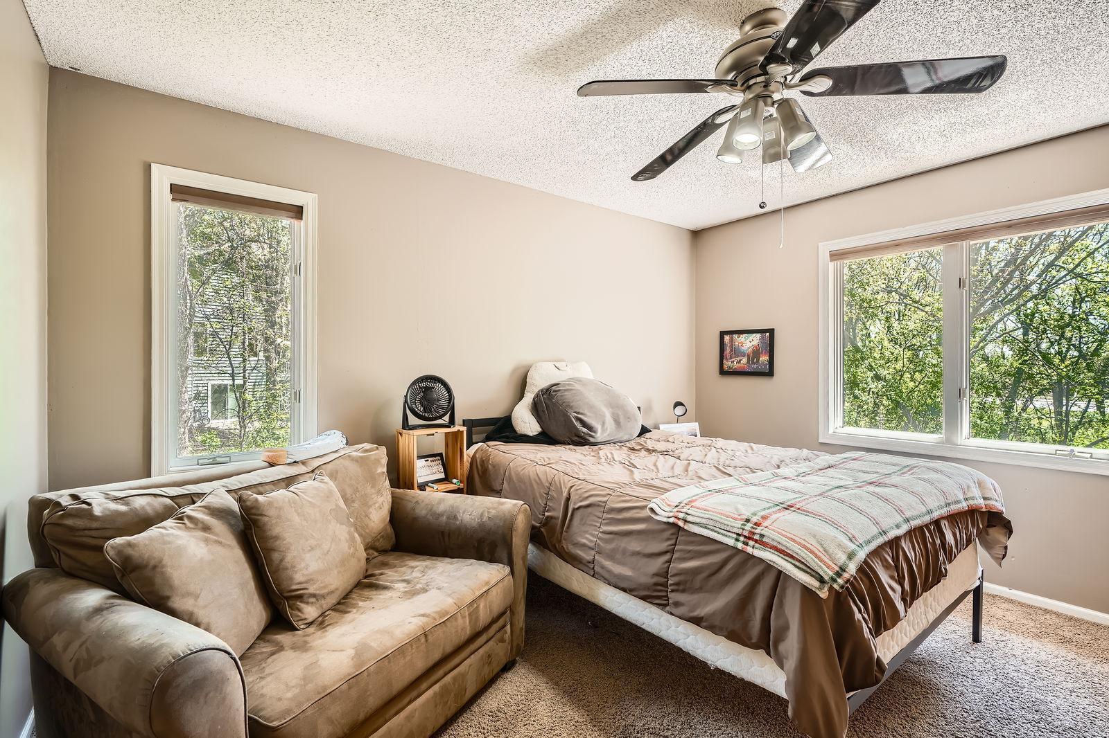 1237 Summit Oaks Drive, Burnsville, Minnesota image 18