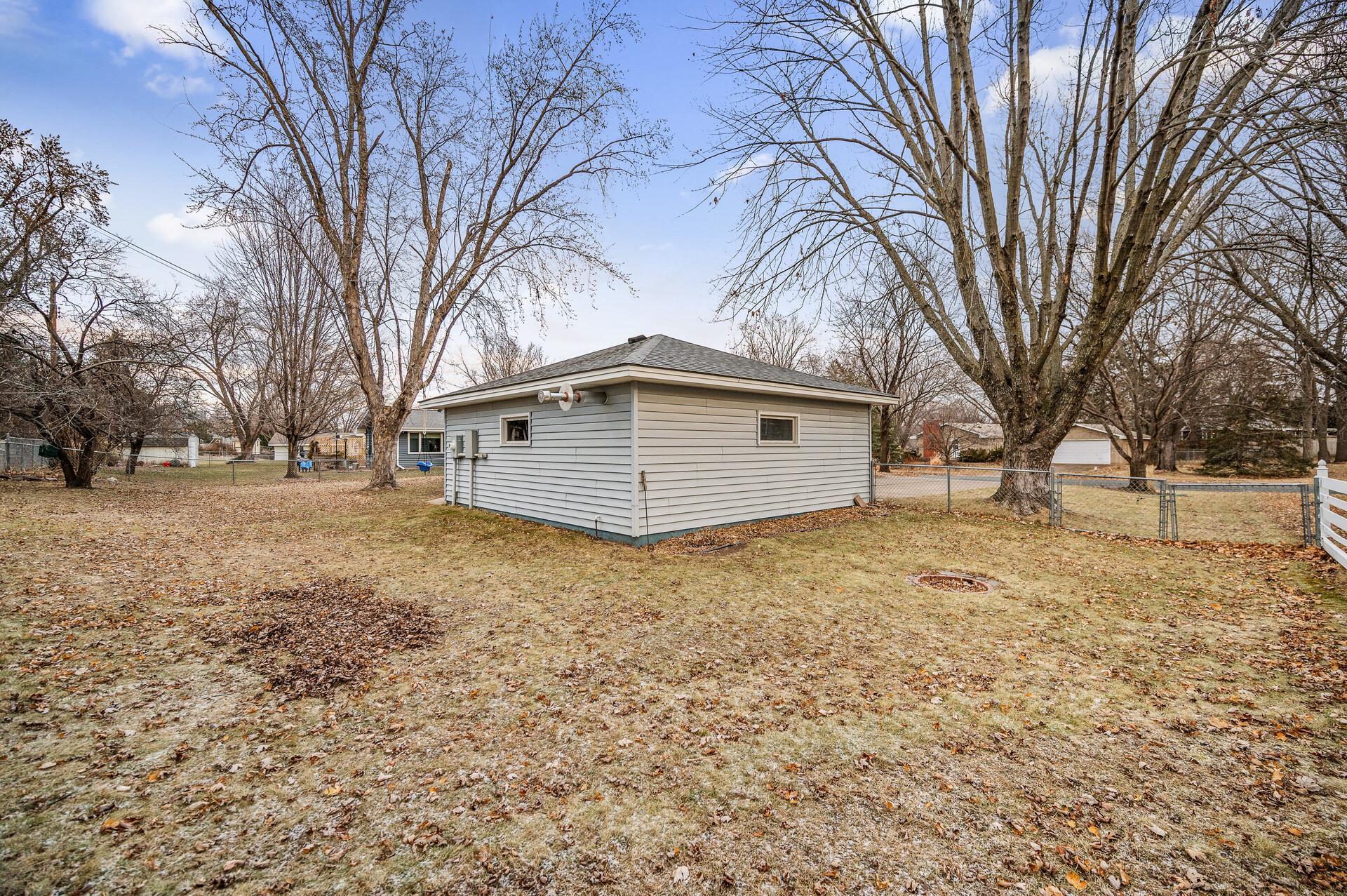 8332 Little Road, Bloomington, Minnesota image 36