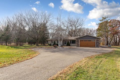 Homes For Sale - 101 Mapleridge Drive<br/> Blue Earth County, Mankato, MN 56001