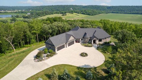 Homes For Sale - 1500 Weatherhill Ridge Court<br/> Olmsted County, Rochester, MN 55902
