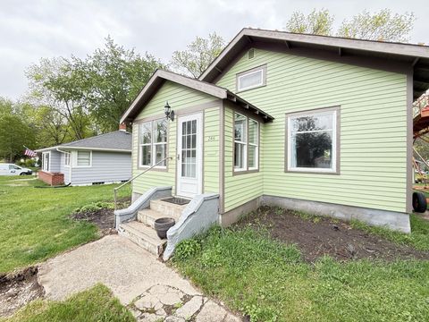 Homes For Sale - 246 E Rooney Avenue<br/> Swift County, Appleton, MN 56208