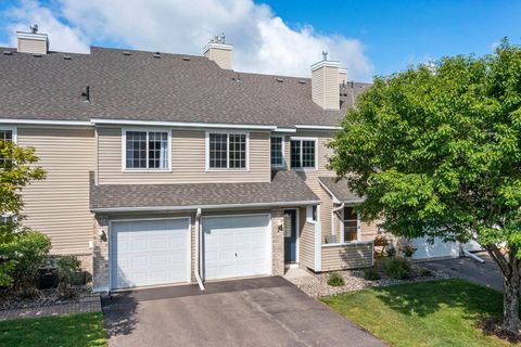 Townhouse For Sale - 2225 Ranchview Lane<br/> Minneapolis, MN 55447