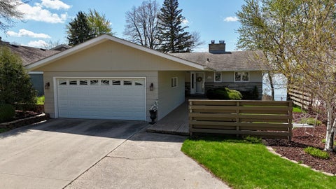 Homes For Sale - 809 W Lake Avenue<br/> Nobles County, Worthington, MN 56187