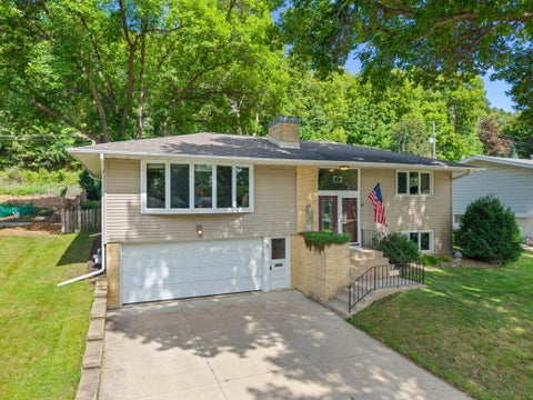 Homes For Sale - 961 11 1/4 Street<br/> Rochester, MN 55902