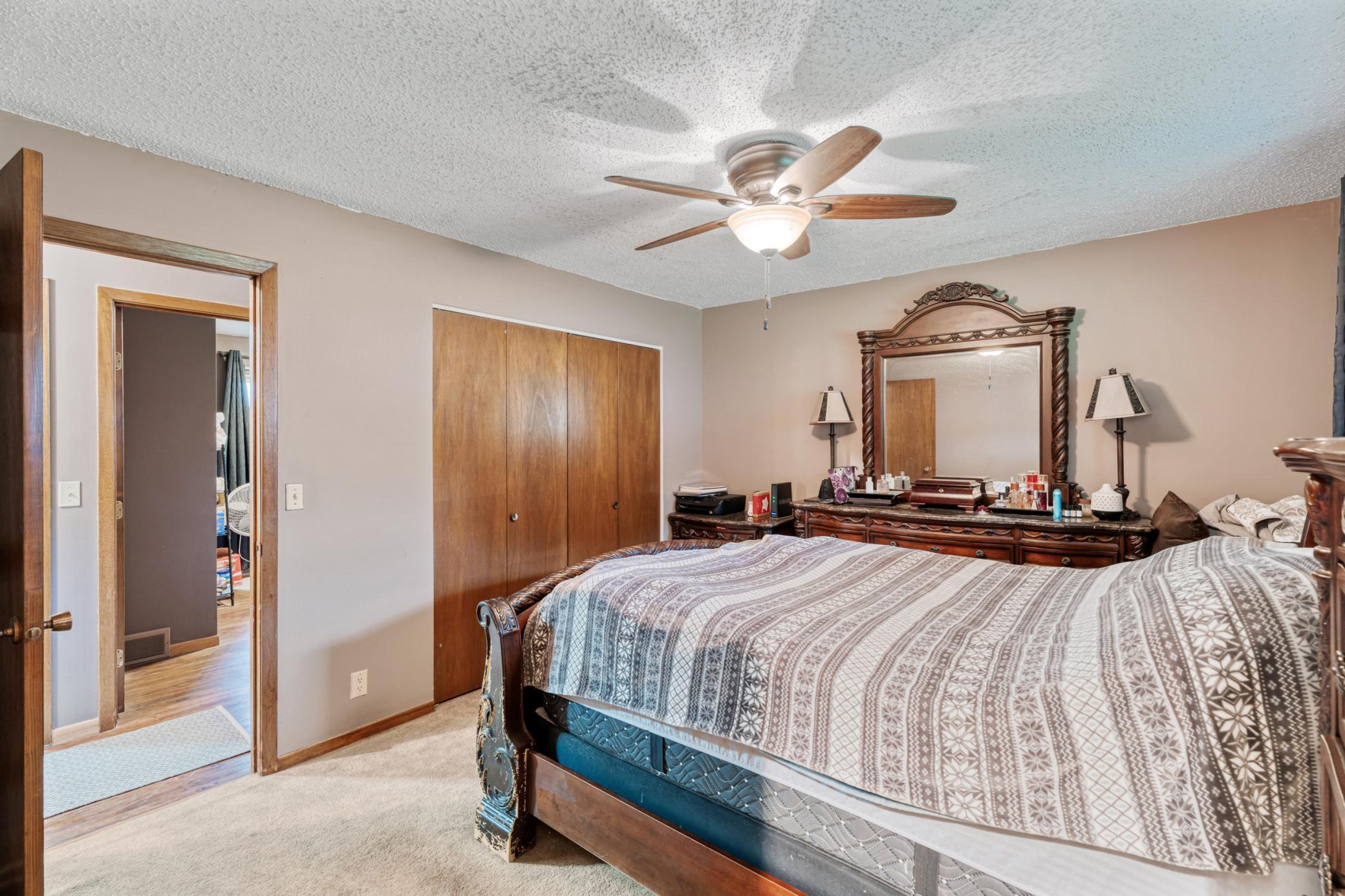 1977 Bay Street, Worthington, Minnesota image 16