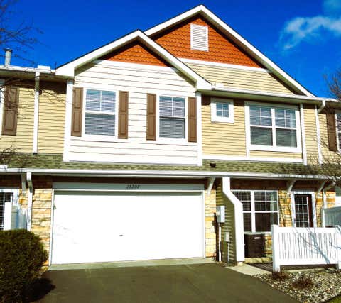 Townhouse For Sale - 15207 60th Avenue<br/> Plymouth, MN 55446