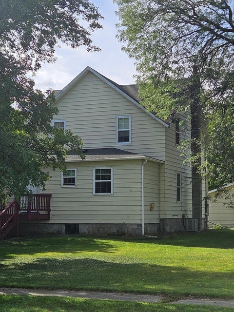 Homes For Sale - 400 S 3rd Street<br/> Fairmount, ND 58030