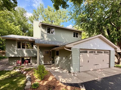 Homes For Sale - 850 Winthrop Street<br/> Ramsey County, Saint Paul, MN 55119