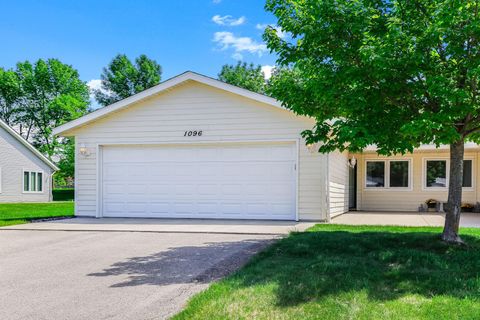 Townhouse For Sale - 1096 Prairie View Drive<br/> Mcleod County, Hutchinson, MN 55350