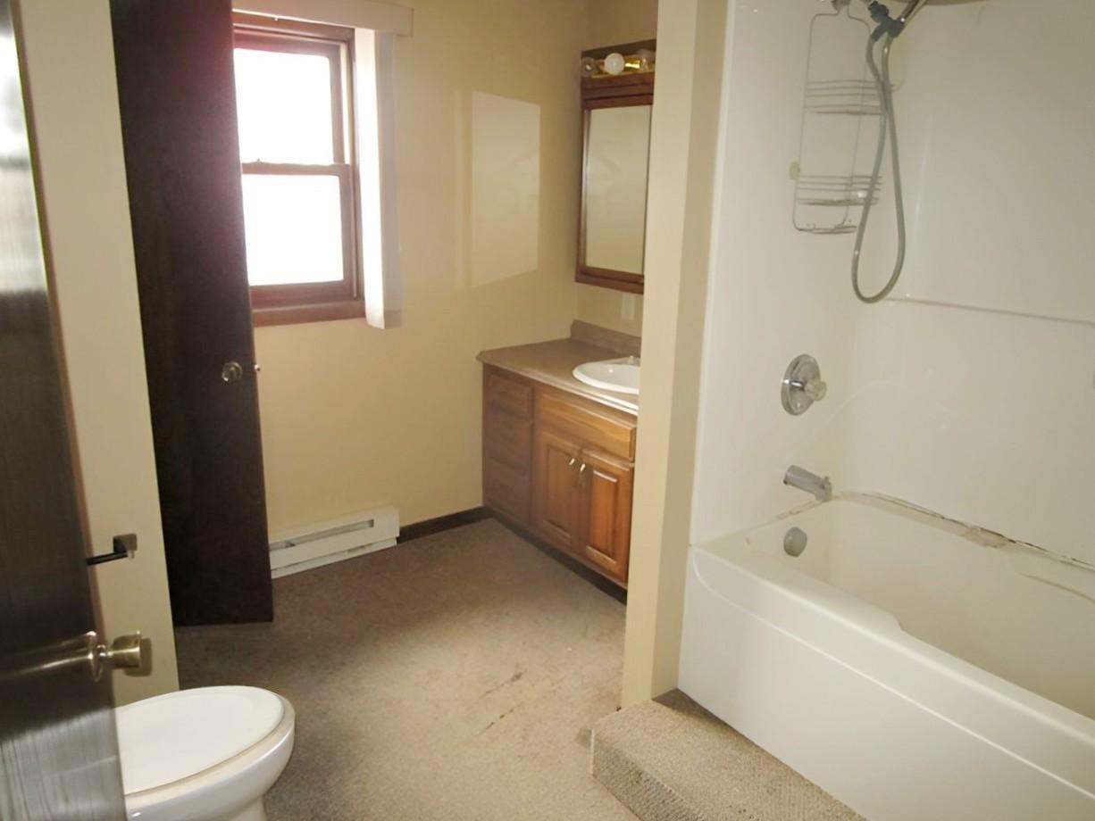 402 E Flynn Street, Redwood Falls, Minnesota image 3