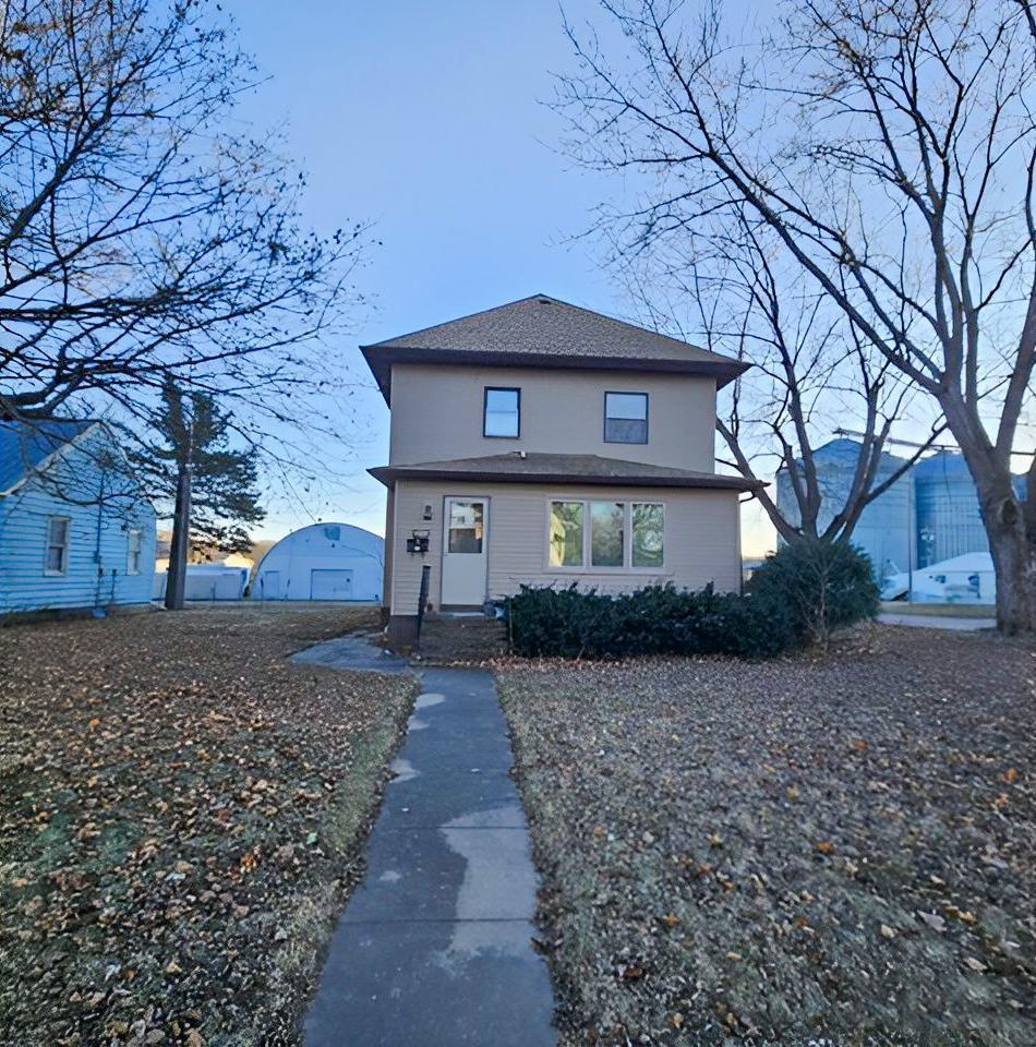 402 E Flynn Street, Redwood Falls, Minnesota image 5