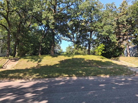 Vacant Land For Sale - 423 N Cleveland Avenue<br/> Fergus Falls, MN 56537