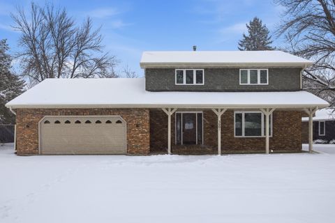 Homes For Sale - 3601 Evergreen Road<br/> Fargo, ND 58102