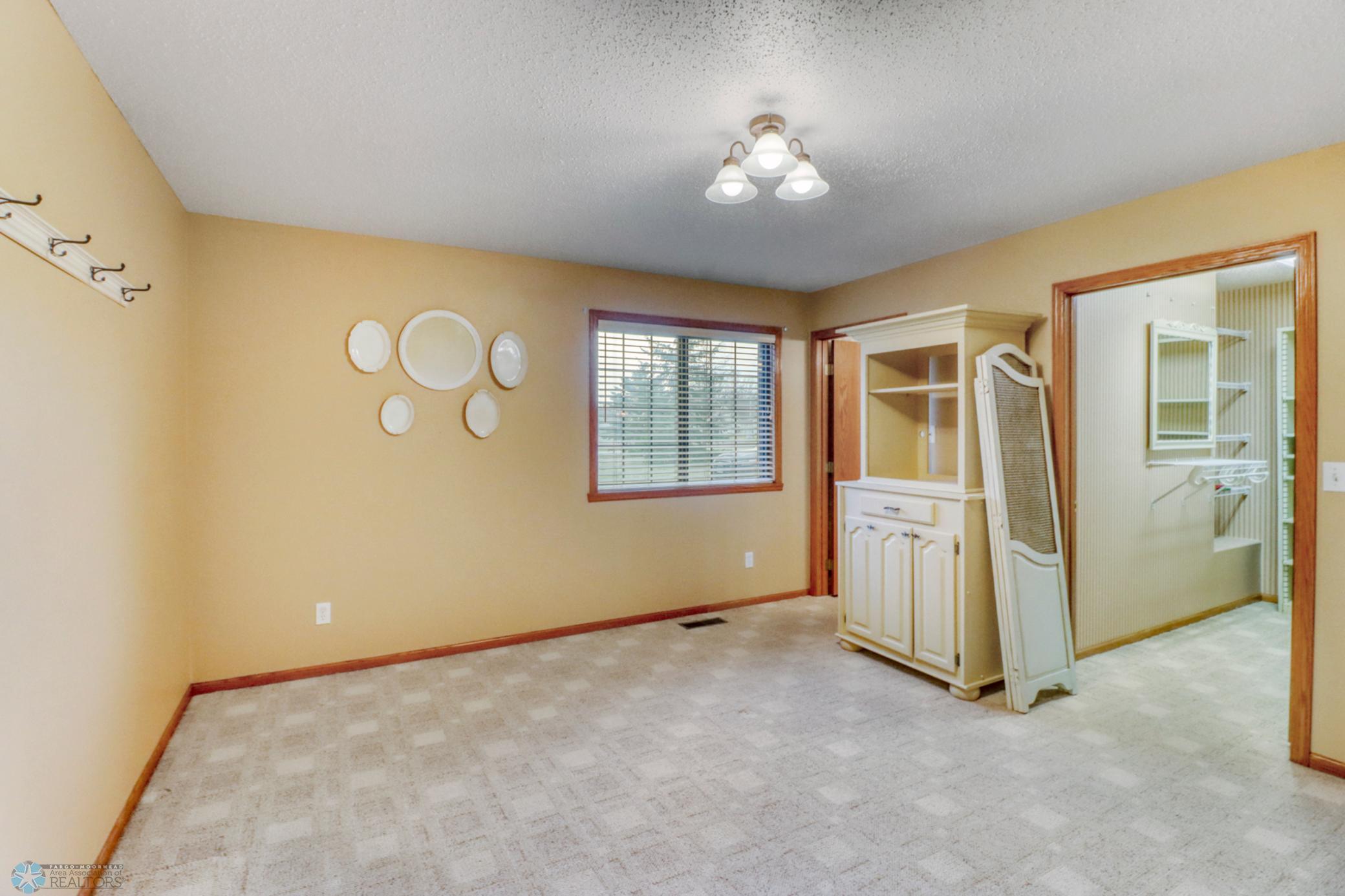 1101 30th Street, Moorhead, Minnesota image 23