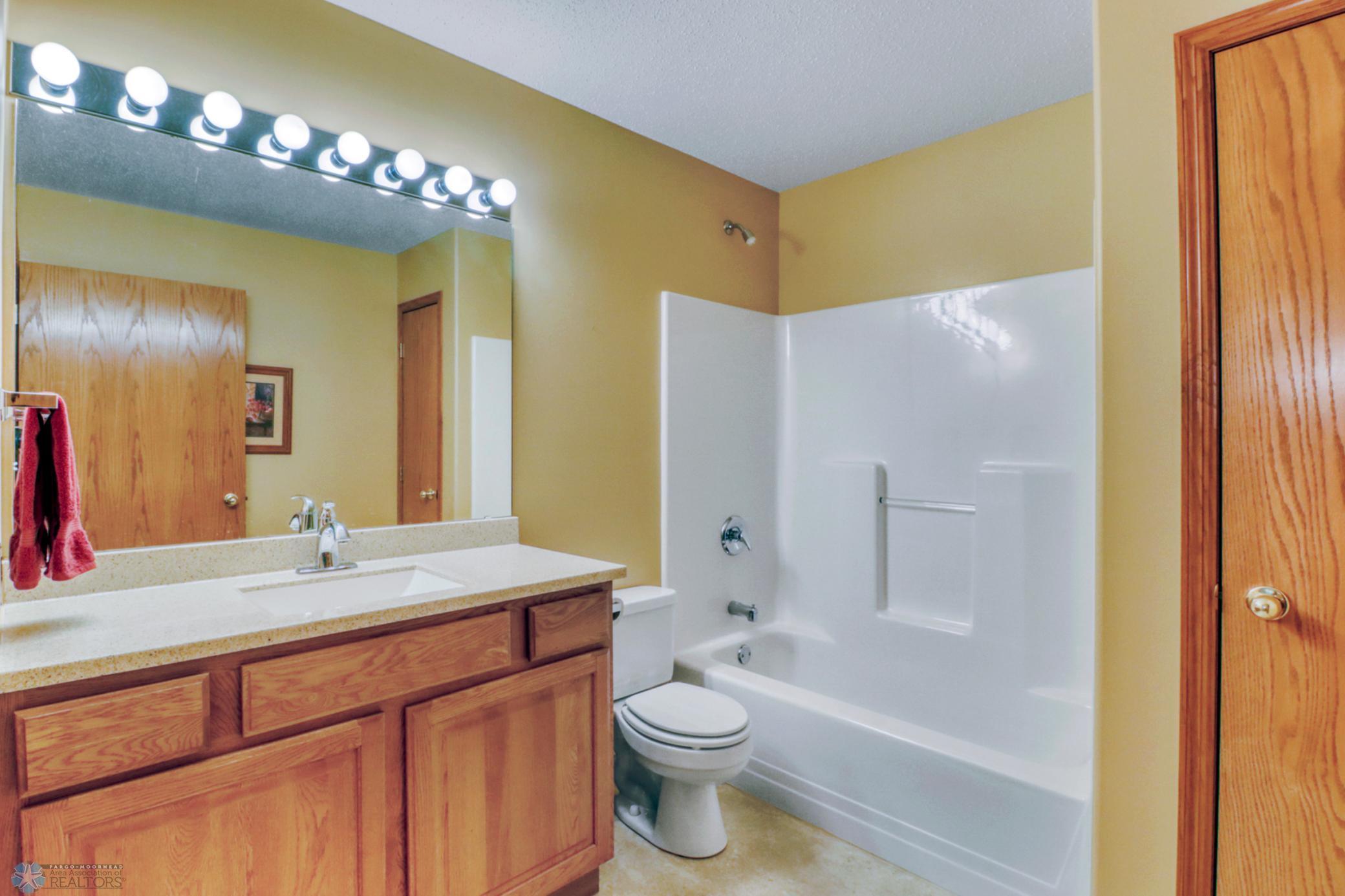 1101 30th Street, Moorhead, Minnesota image 33