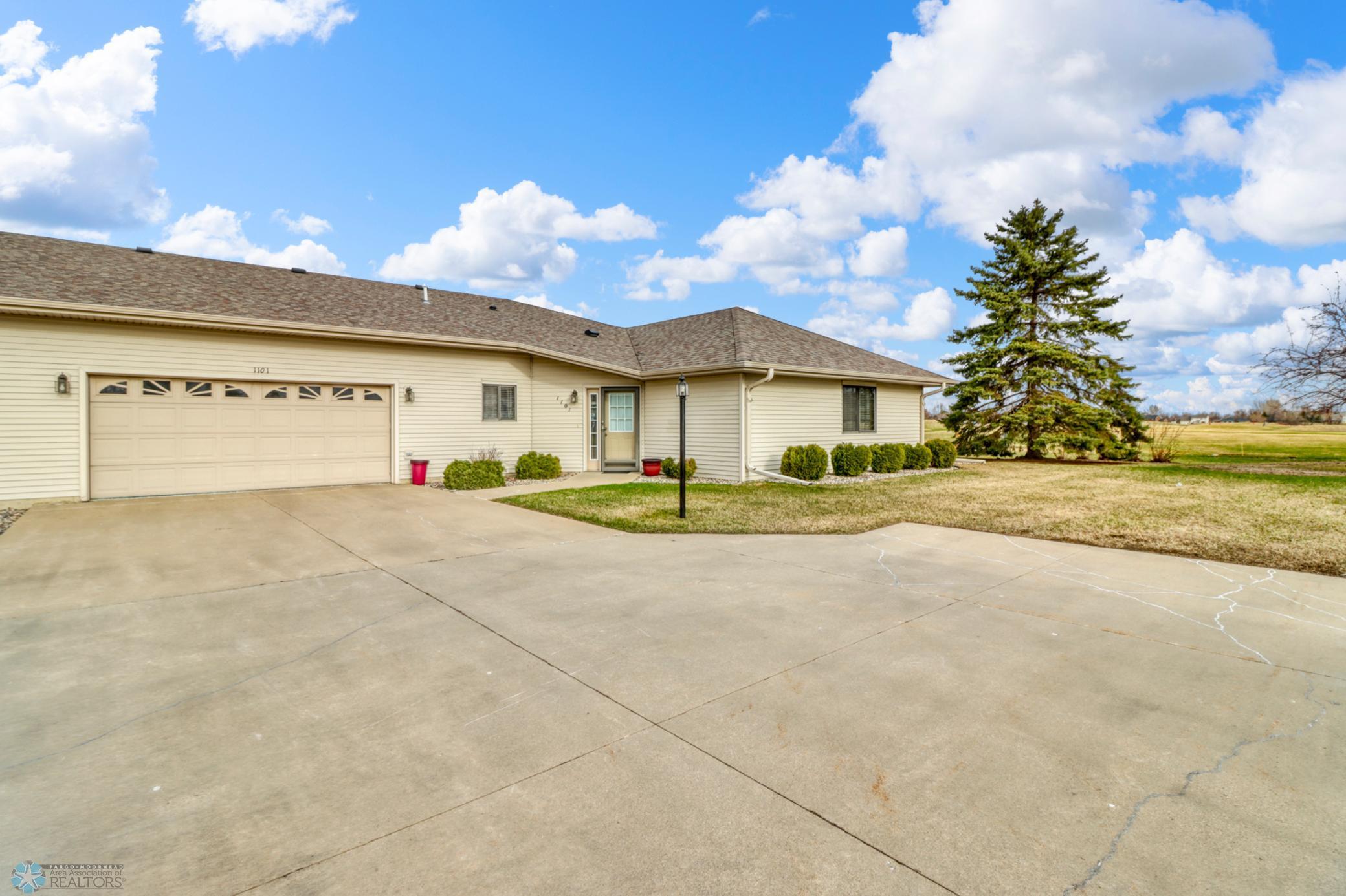 1101 30th Street, Moorhead, Minnesota image 1