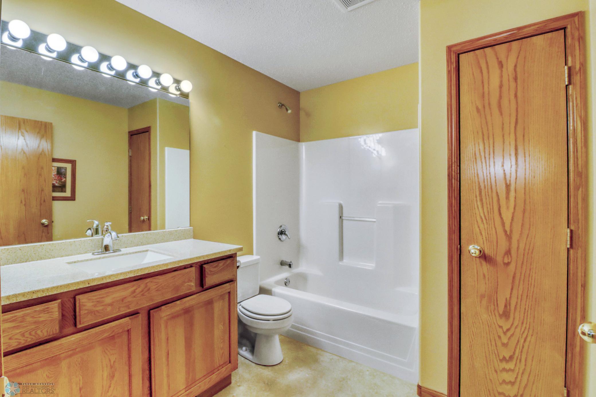 1101 30th Street, Moorhead, Minnesota image 34