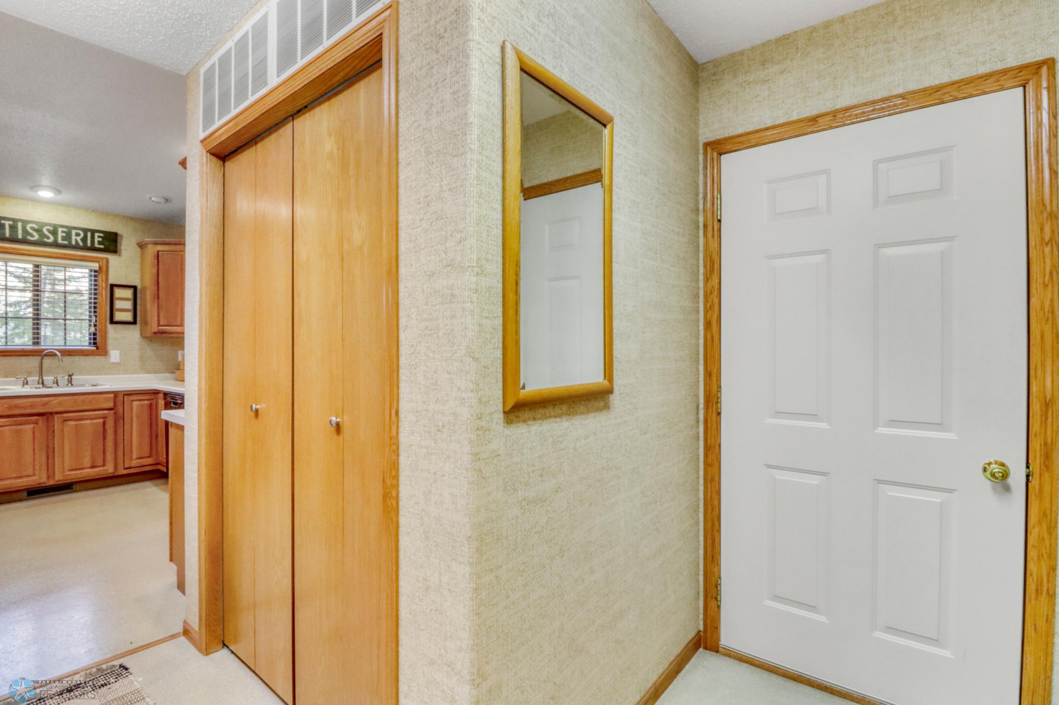 1101 30th Street, Moorhead, Minnesota image 22