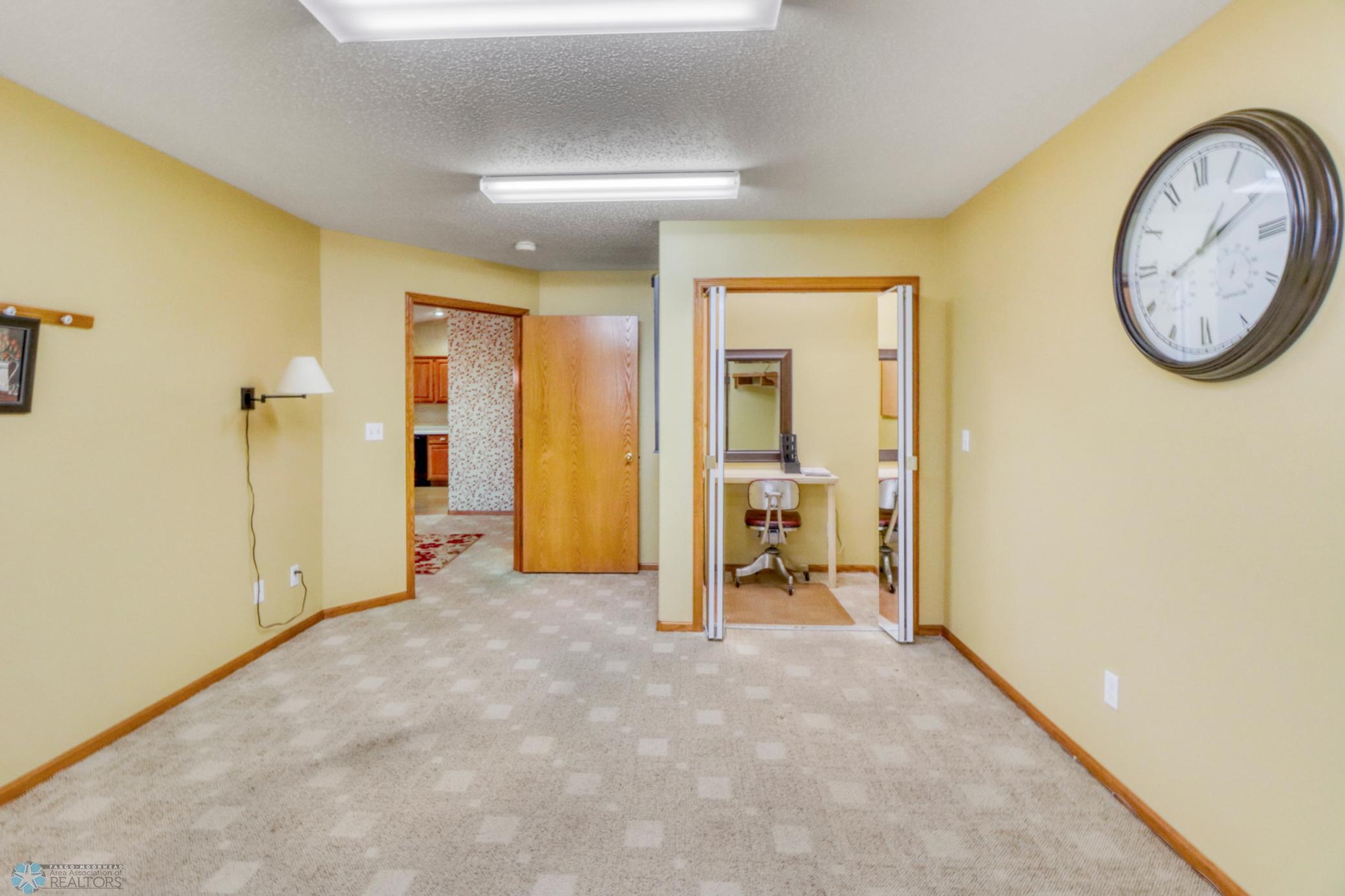 1101 30th Street, Moorhead, Minnesota image 31