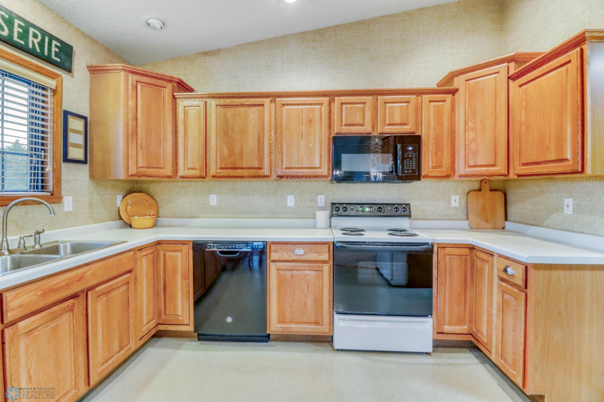 1101 30th Street, Moorhead, Minnesota image 18
