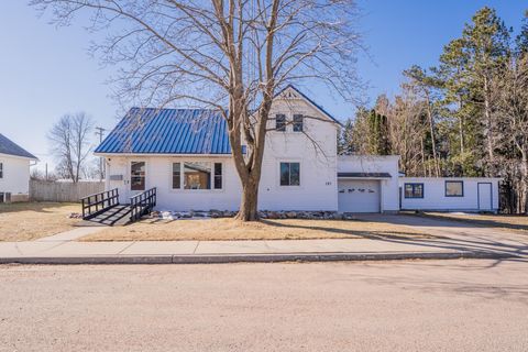 Homes For Sale - 121 W Oak Street<br/> Chippewa County, Stanley, WI 54768