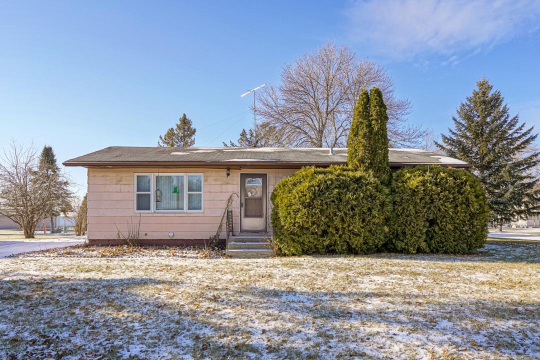 204 Adams Street, Crookston, Minnesota image 1