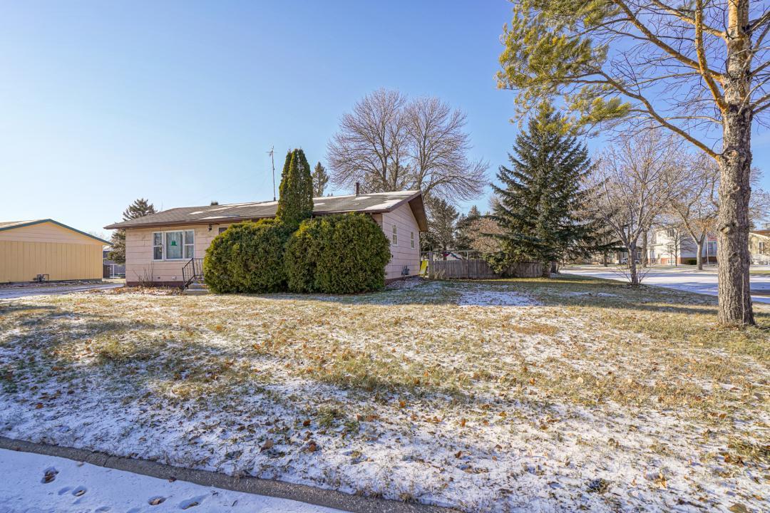 204 Adams Street, Crookston, Minnesota image 2