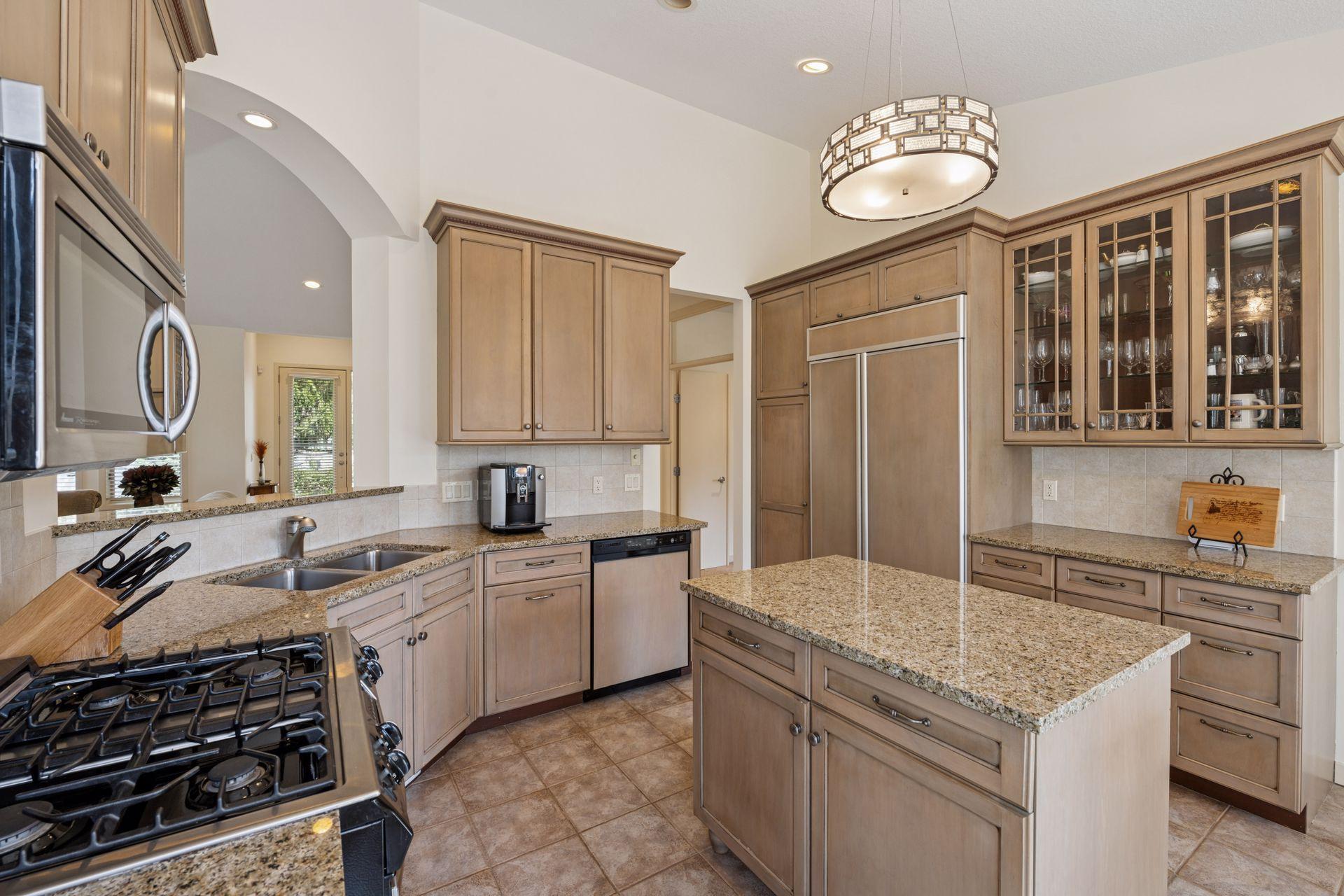 15703 Sussex Drive, Minnetonka, Minnesota image 18