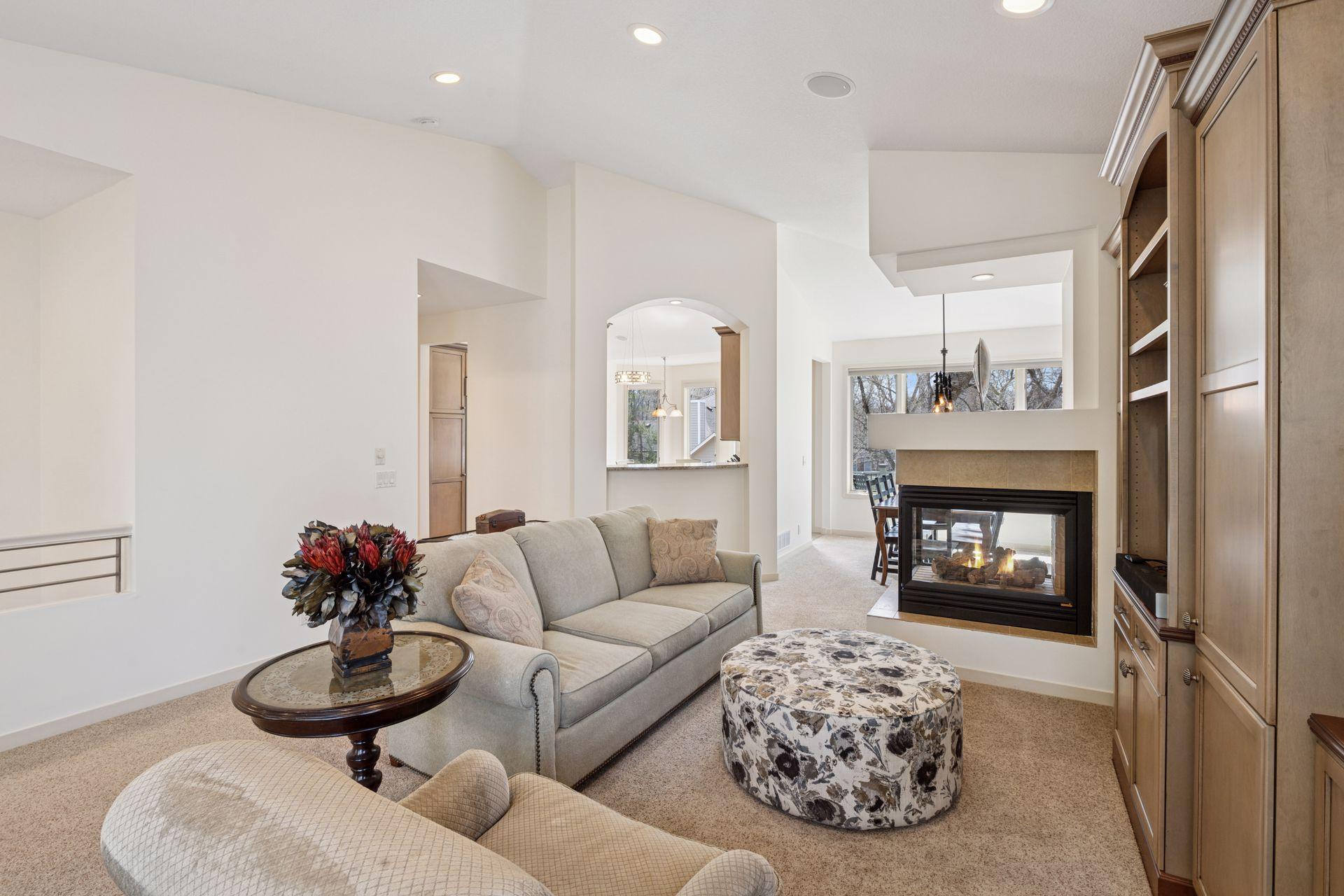 15703 Sussex Drive, Minnetonka, Minnesota image 12