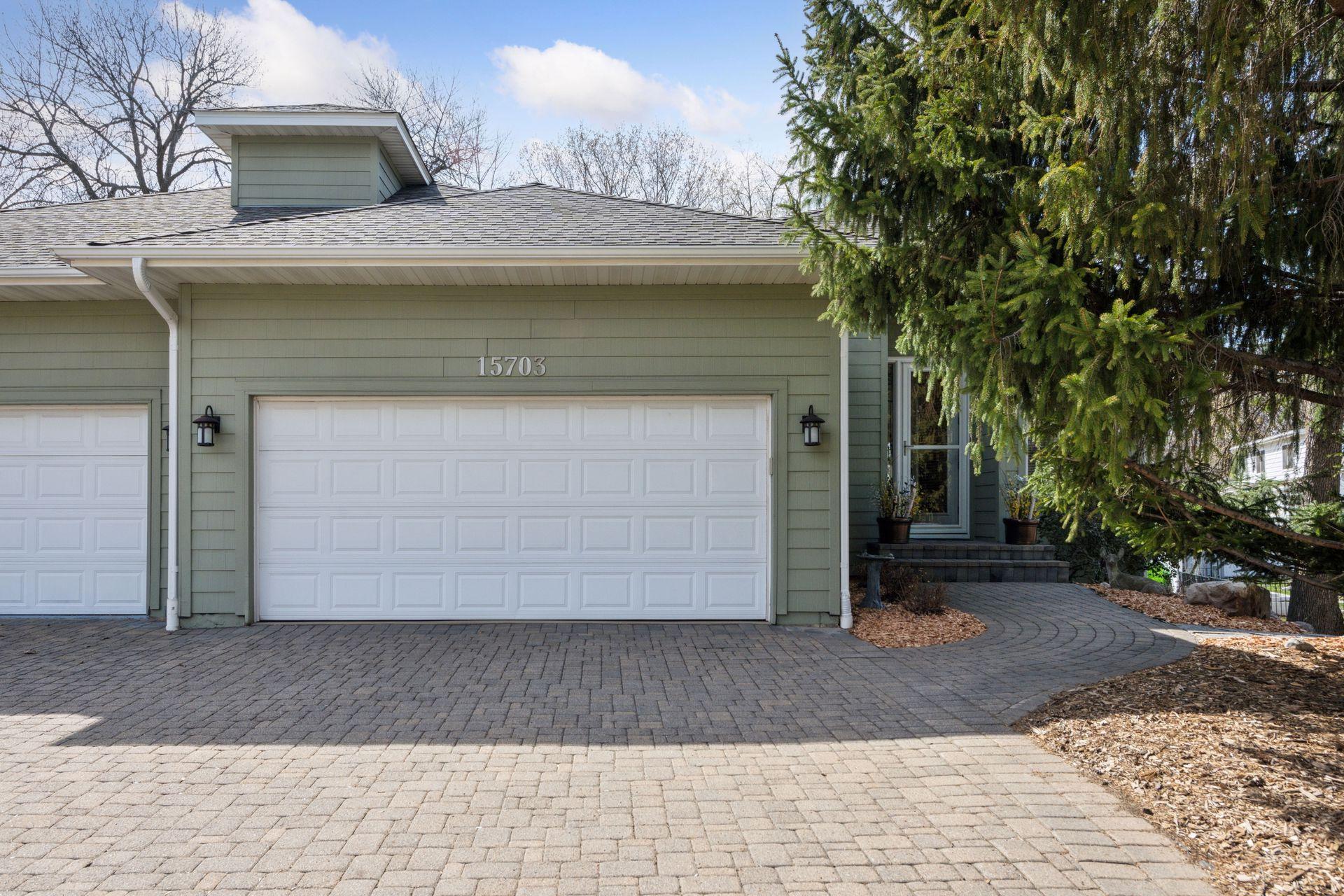 15703 Sussex Drive, Minnetonka, Minnesota image 5