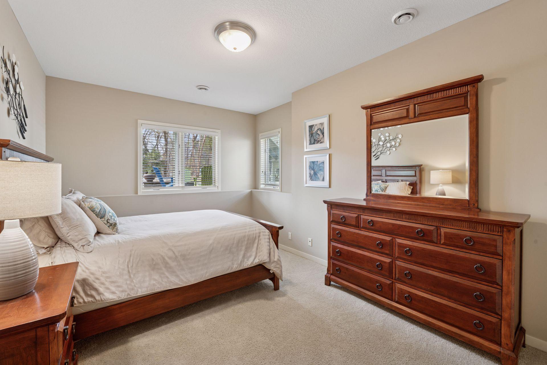15703 Sussex Drive, Minnetonka, Minnesota image 39