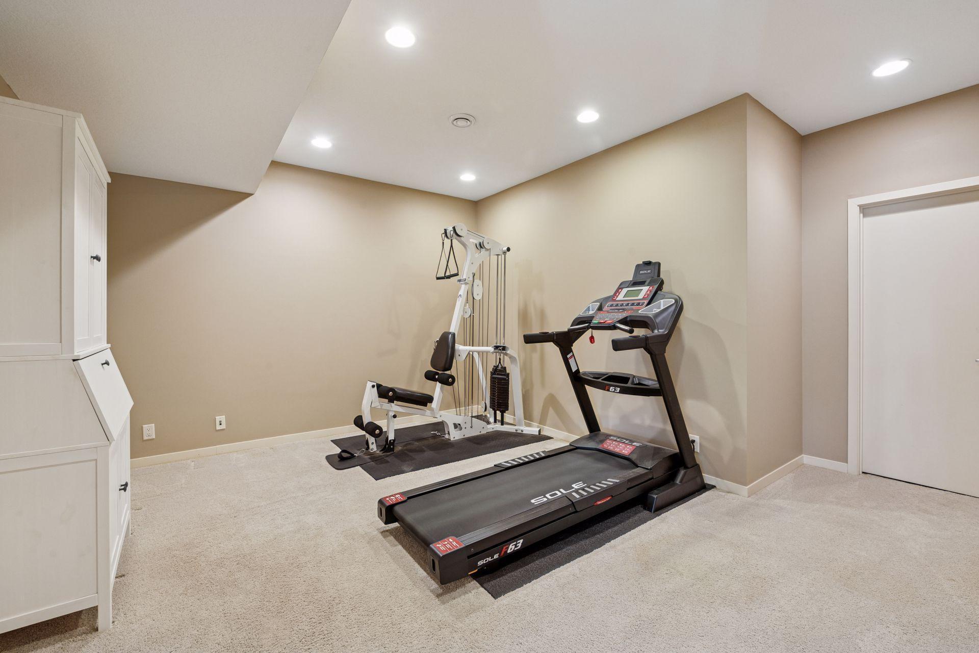 15703 Sussex Drive, Minnetonka, Minnesota image 37