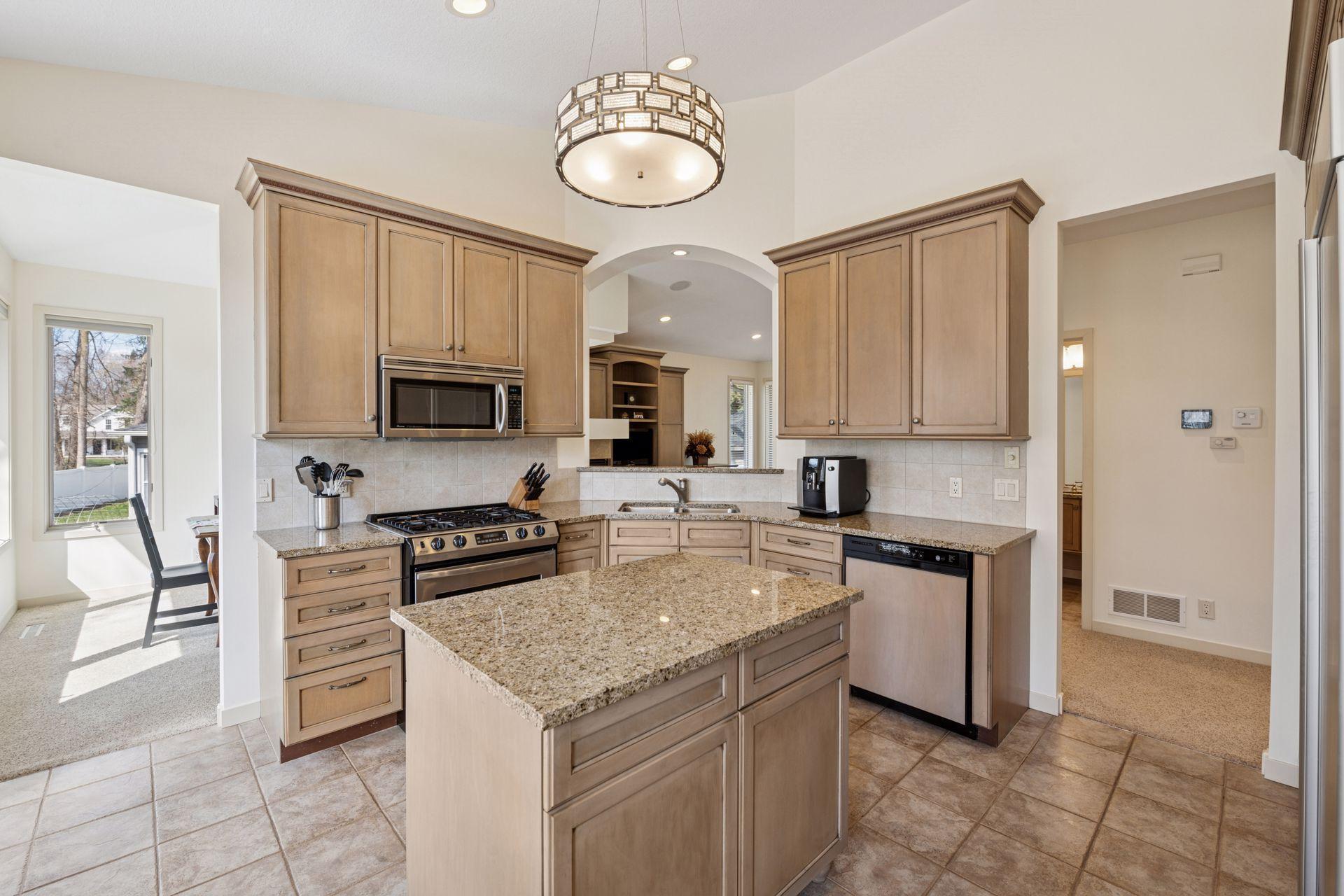 15703 Sussex Drive, Minnetonka, Minnesota image 19
