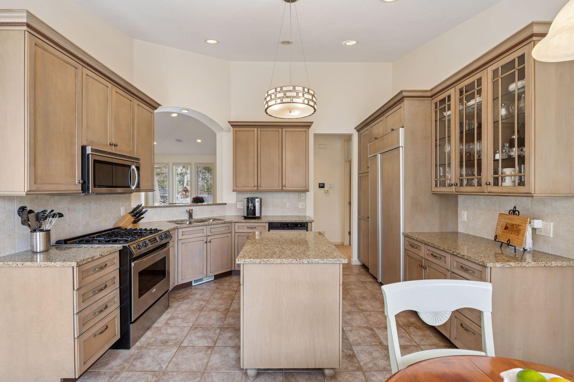 15703 Sussex Drive, Minnetonka, Minnesota image 20