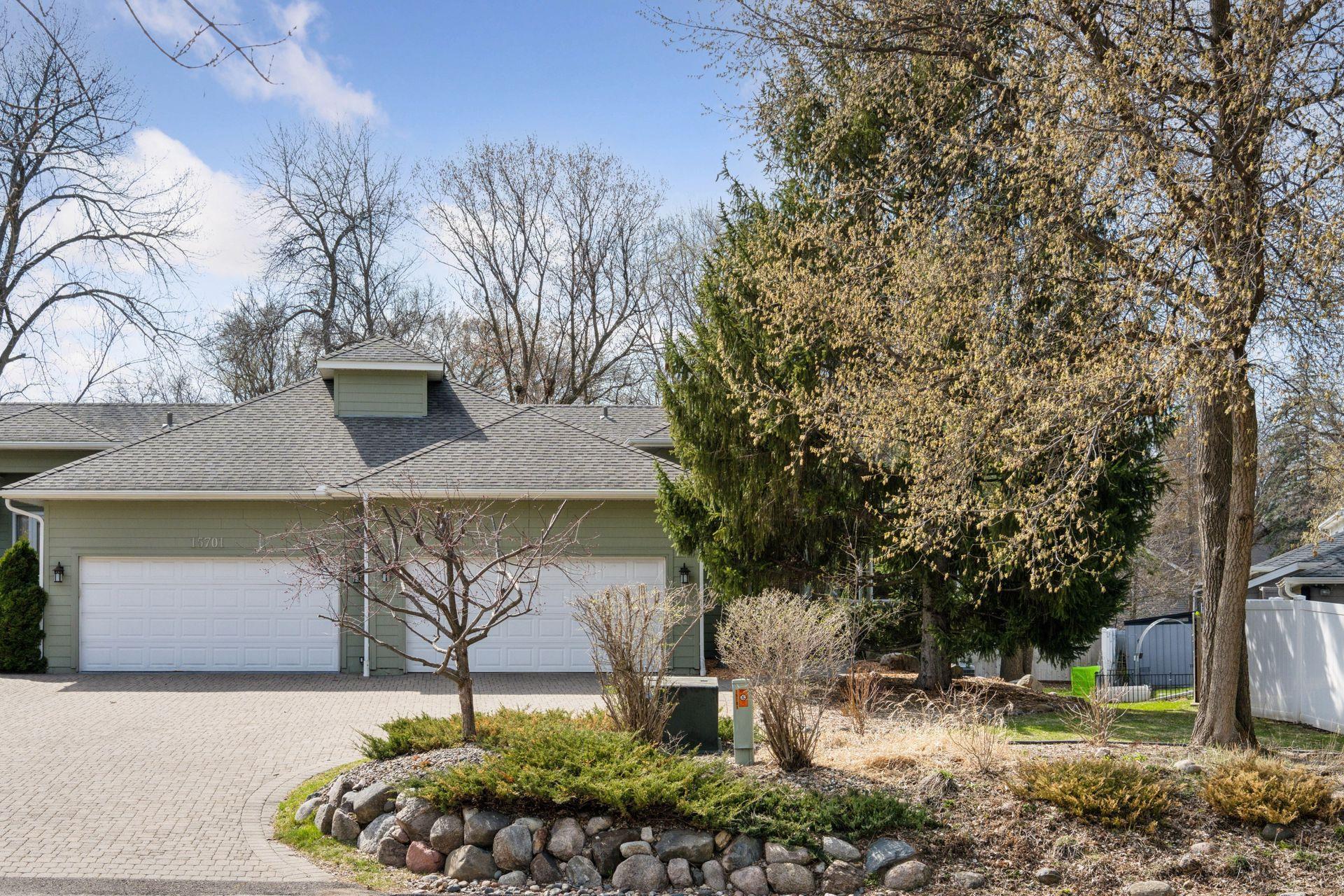 15703 Sussex Drive, Minnetonka, Minnesota image 3