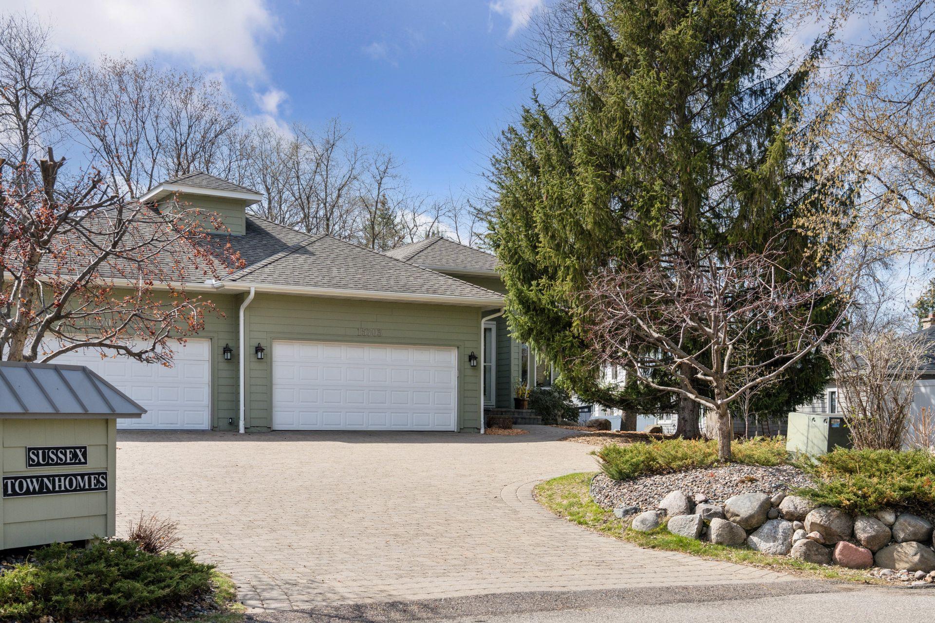 15703 Sussex Drive, Minnetonka, Minnesota image 4